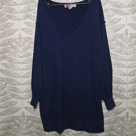 FP Free people Beach Sweater V Neck Oversized Pockets Flowy Sleeves Raw Hem Seam - Picture 1 of 8